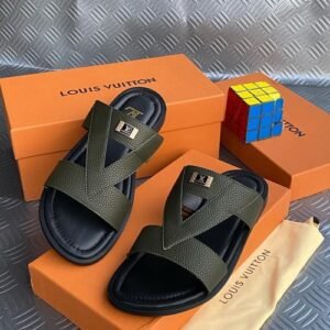 LOUIS VUITTON leather pam slippers
