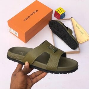 LOUIS VUITTON leather pam slippers