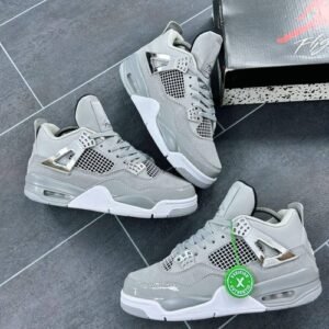 Air Jordan 4 Retro "FROZEN MOMENT" sneakers