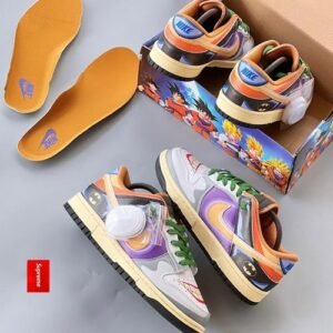 NIKE SB DUNK LOW SNEAKERS