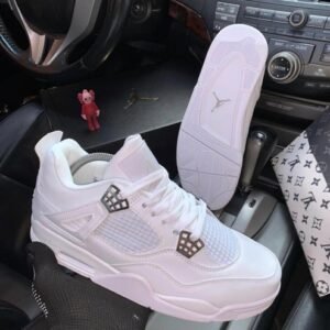 Air Jordan 4 Retro White cat sneakers