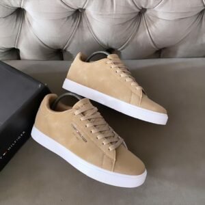 TOMMY HILFIGER SUEDE LOW TOP SNEAKERS