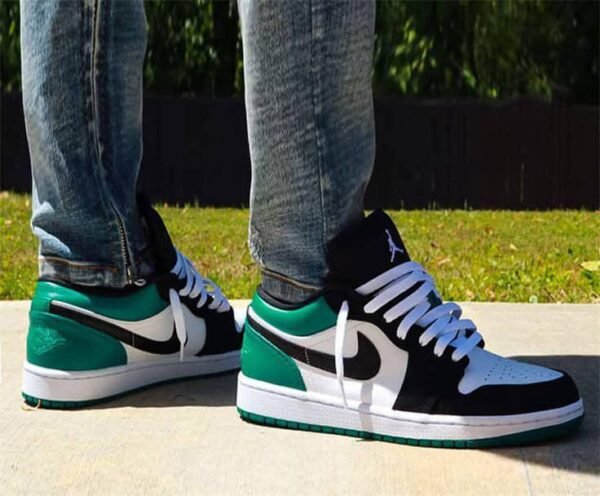 AIR JORDAN 1 LOW SNEAKERS