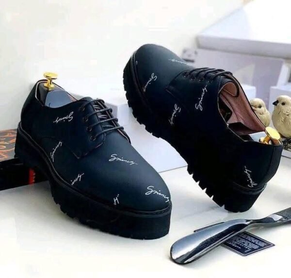 Givenchy men lace up corporate shoe