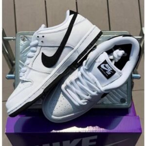 Nike SB second grade sneakers